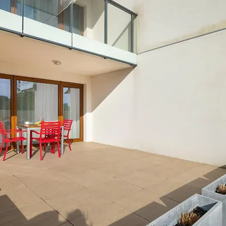 Aquamarina Prima 06 Cozy By The By Renters *